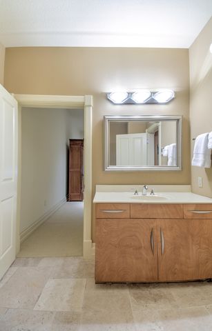 6800 S LAKOTA RIDGE LN, Columbia, MO 65203