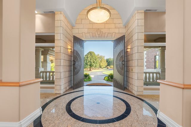 6800 S LAKOTA RIDGE LN, Columbia, MO 65203
