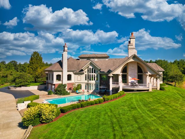 6800 S LAKOTA RIDGE LN, Columbia, MO 65203