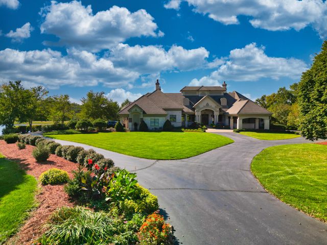 6800 S LAKOTA RIDGE LN, Columbia, MO 65203