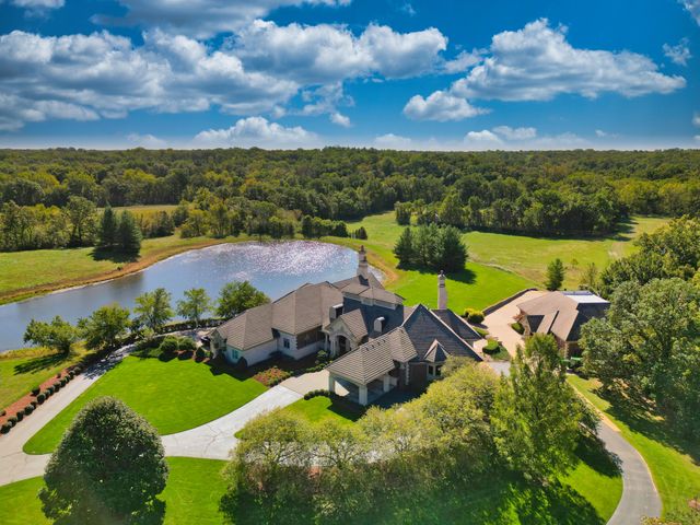 6800 S LAKOTA RIDGE LN, Columbia, MO 65203