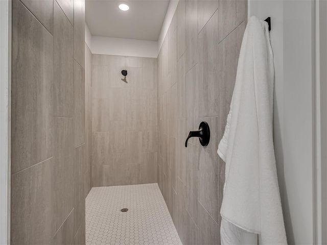 16105 Navarra Way, Oklahoma City, OK 73170