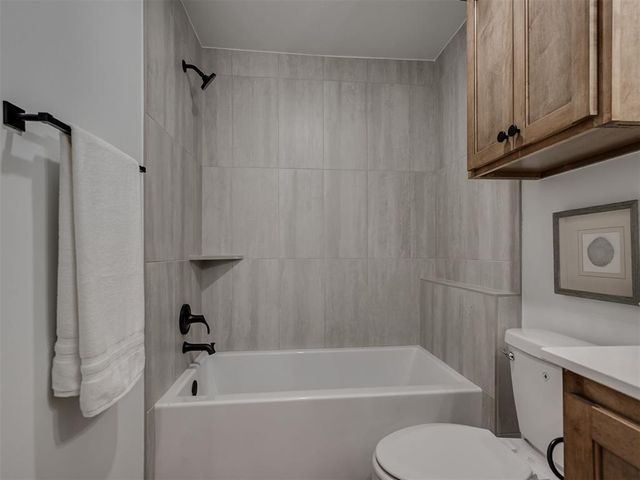 16105 Navarra Way, Oklahoma City, OK 73170