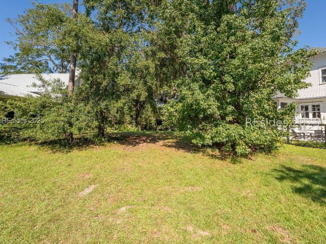 38 W Haven, Beaufort, SC 29906