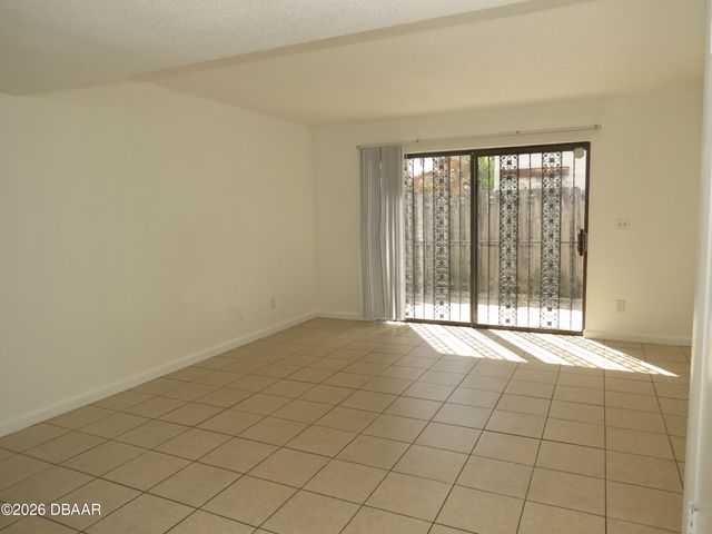 625 N Halifax Ave Apt 6, Daytona Beach, FL 32118