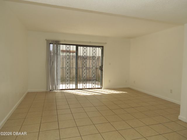 625 N Halifax Ave Apt 6, Daytona Beach, FL 32118