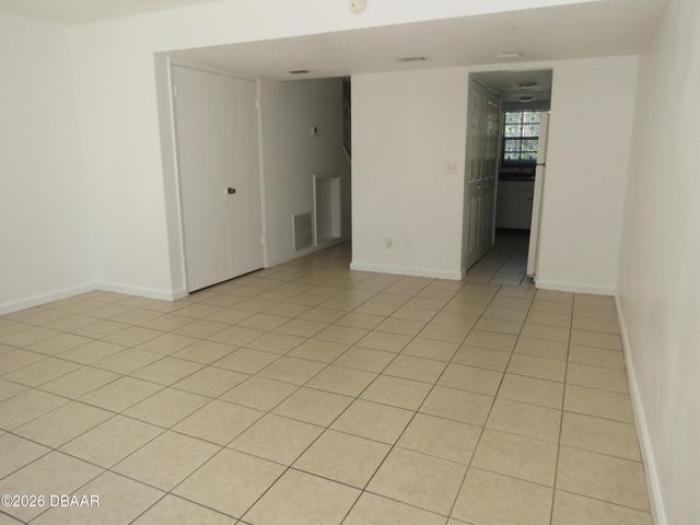 625 N Halifax Ave Apt 6, Daytona Beach, FL 32118