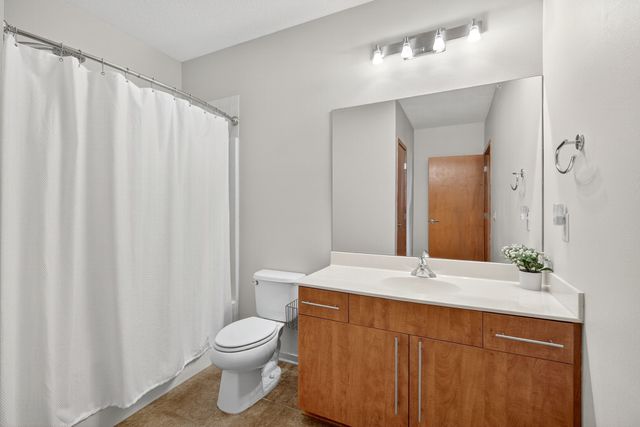 640 S 50th Street 2204, West Des Moines, IA 50265