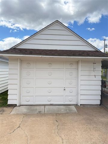 927 Gilbert Street, Eau Claire, WI 54703