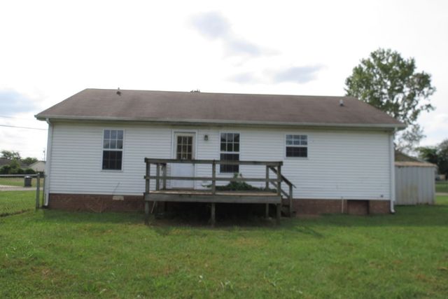 200 Rusty Dr, Oak Grove, KY 42262