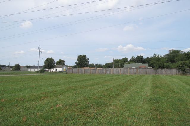 200 Rusty Dr, Oak Grove, KY 42262