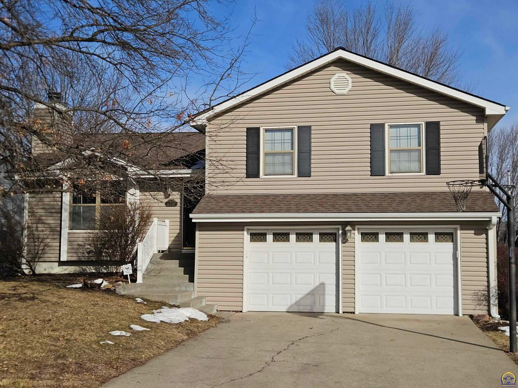 6316 SW 27th ST, Topeka, KS 66614