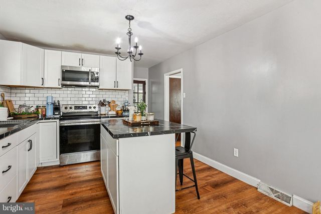 114 W LENA ST, Cape May Court House, NJ 08210