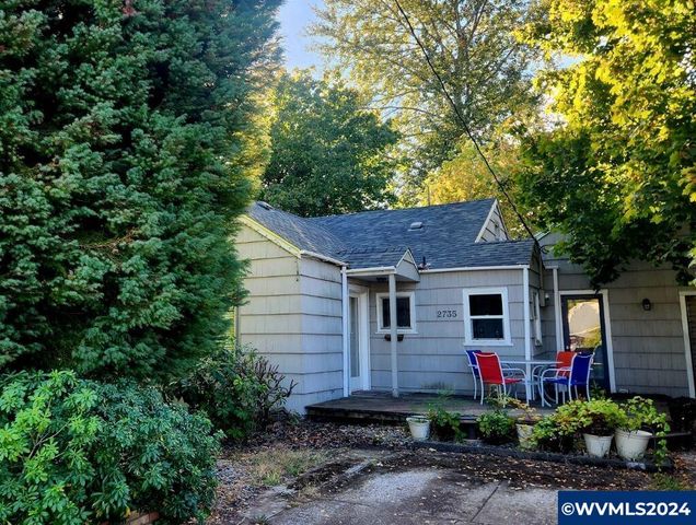 2735 Summer SE St, Salem, OR 97302