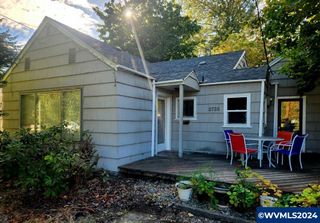 2735 Summer SE St, Salem, OR 97302