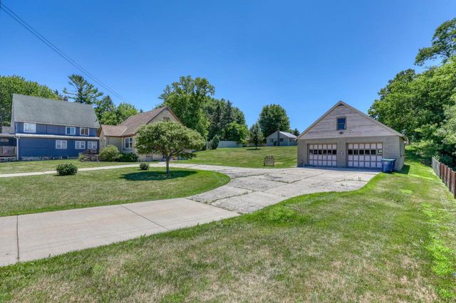 621 W Main STREET, West Bend, WI 53090