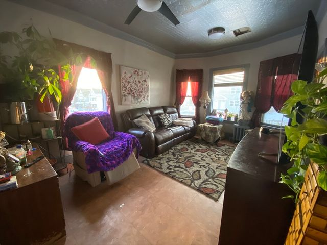 521 Liberty St, Springfield, MA 01104