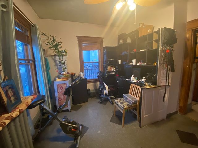 521 Liberty St, Springfield, MA 01104