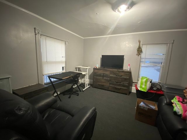 521 Liberty St, Springfield, MA 01104