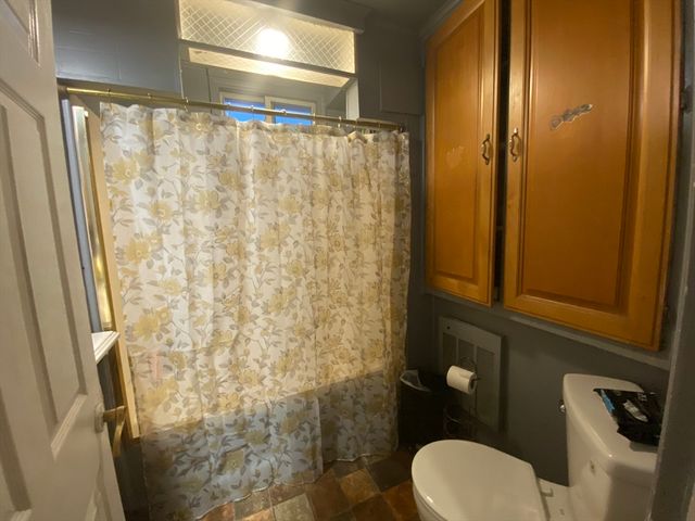 521 Liberty St, Springfield, MA 01104