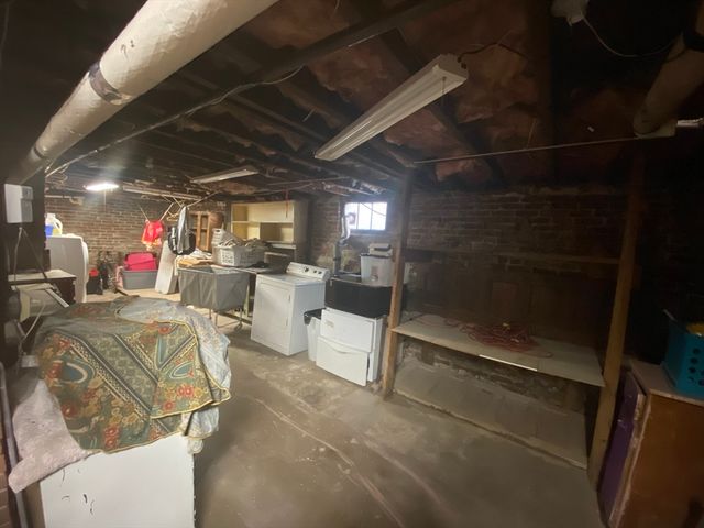 521 Liberty St, Springfield, MA 01104