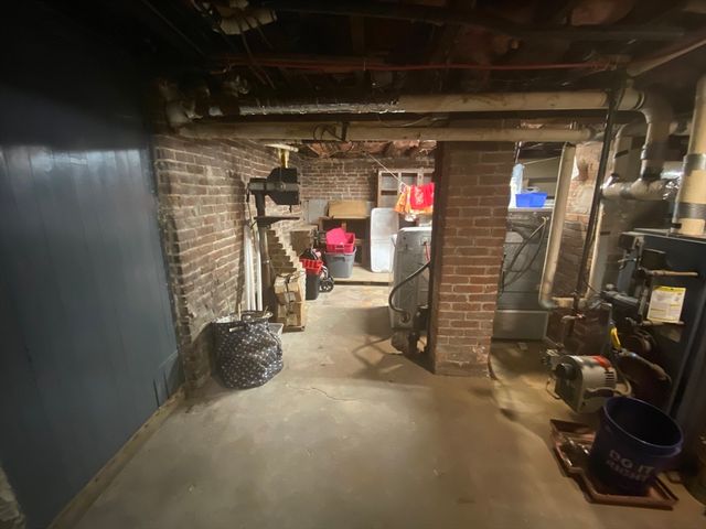 521 Liberty St, Springfield, MA 01104