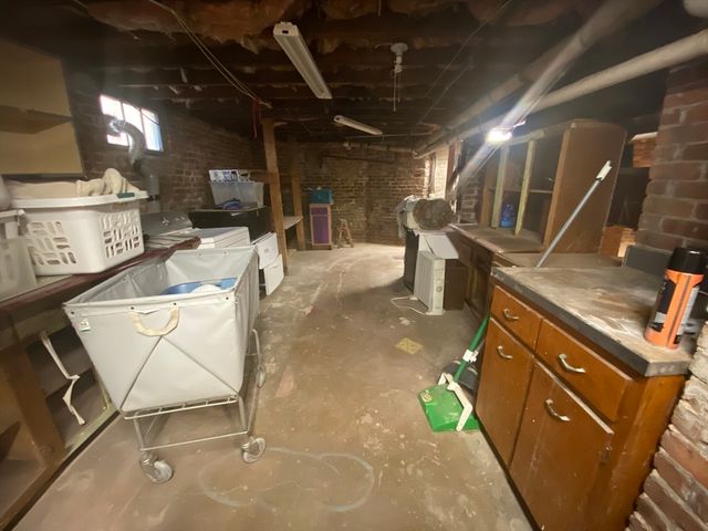 521 Liberty St, Springfield, MA 01104