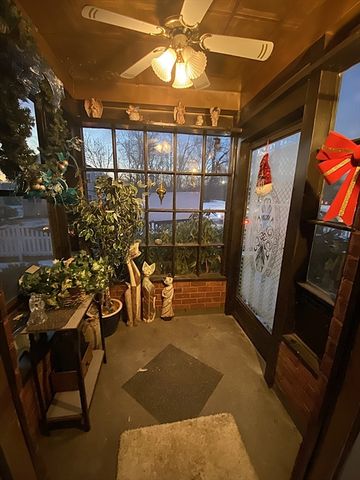 521 Liberty St, Springfield, MA 01104