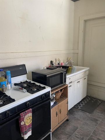 229 E IRVING AVENUE, Oshkosh, WI 54901