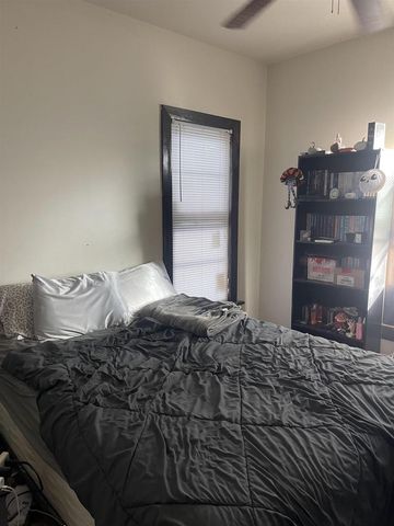 229 E IRVING AVENUE, Oshkosh, WI 54901