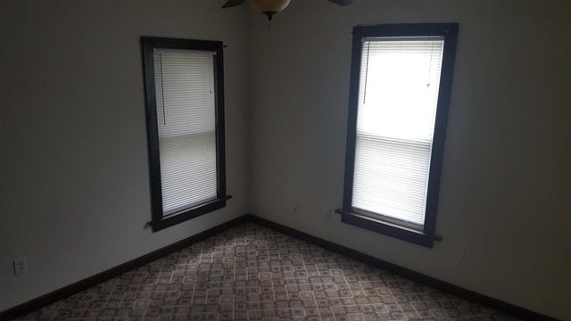 229 E IRVING AVENUE, Oshkosh, WI 54901