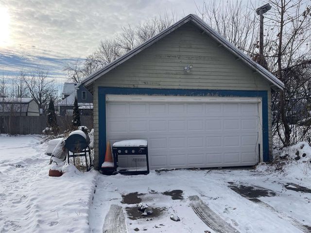 229 E IRVING AVENUE, Oshkosh, WI 54901