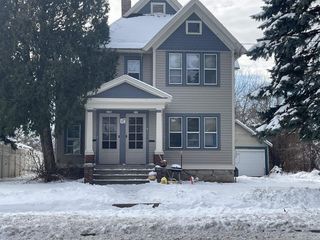 229 E IRVING AVENUE, Oshkosh, WI 54901