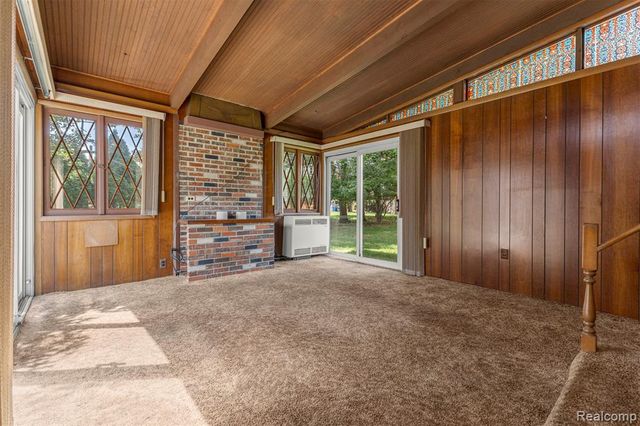 25429 Graceland Circle, Dearborn Heights, MI 48125