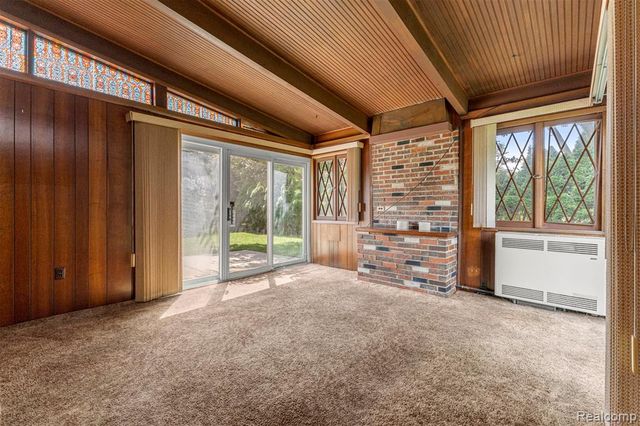 25429 Graceland Circle, Dearborn Heights, MI 48125