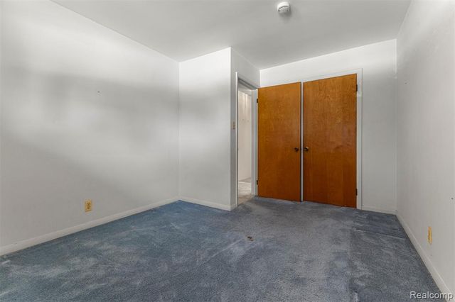 25429 Graceland Circle, Dearborn Heights, MI 48125