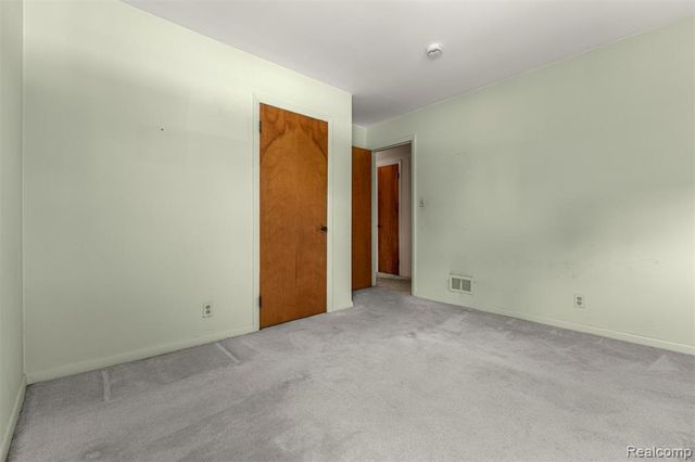 25429 Graceland Circle, Dearborn Heights, MI 48125