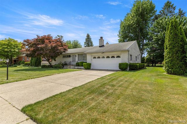 25429 Graceland Circle, Dearborn Heights, MI 48125