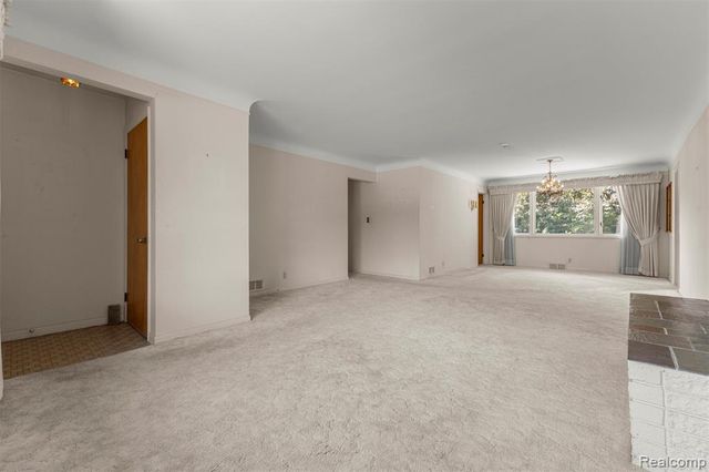 25429 Graceland Circle, Dearborn Heights, MI 48125