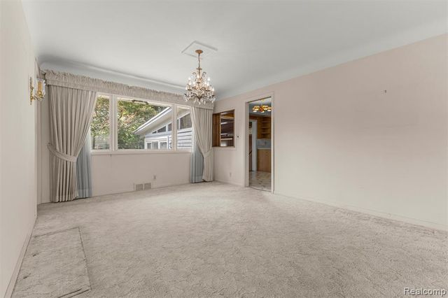 25429 Graceland Circle, Dearborn Heights, MI 48125
