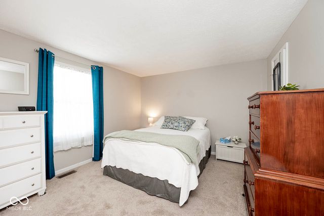 8313 Castle Ridge Lane, Indianapolis, IN 46256