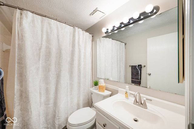 8313 Castle Ridge Lane, Indianapolis, IN 46256