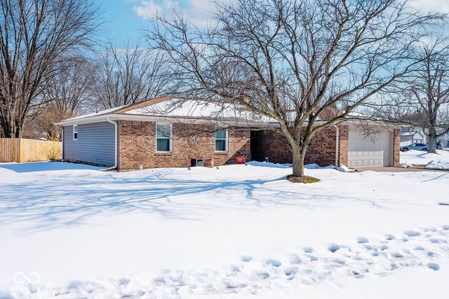 8313 Castle Ridge Lane, Indianapolis, IN 46256