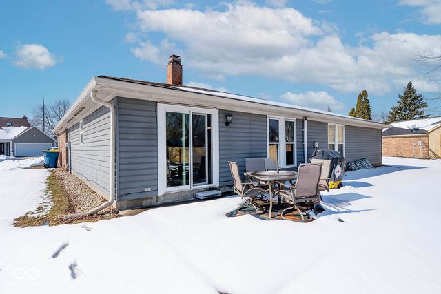 8313 Castle Ridge Lane, Indianapolis, IN 46256