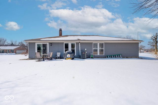 8313 Castle Ridge Lane, Indianapolis, IN 46256