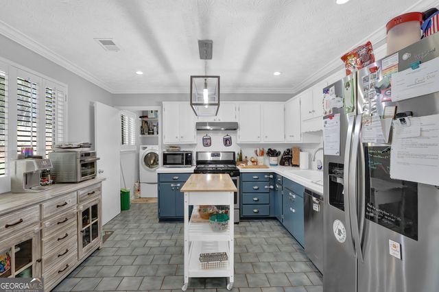 635 Oxford Hall Drive, Lawrenceville, GA 30044