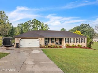 145 Grace Circle, Clinton, TN 37716