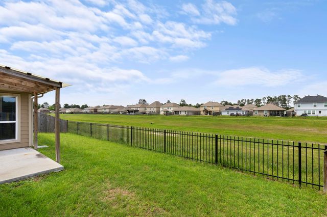 10158 N Whimbrel Circle, Conroe, TX 77385