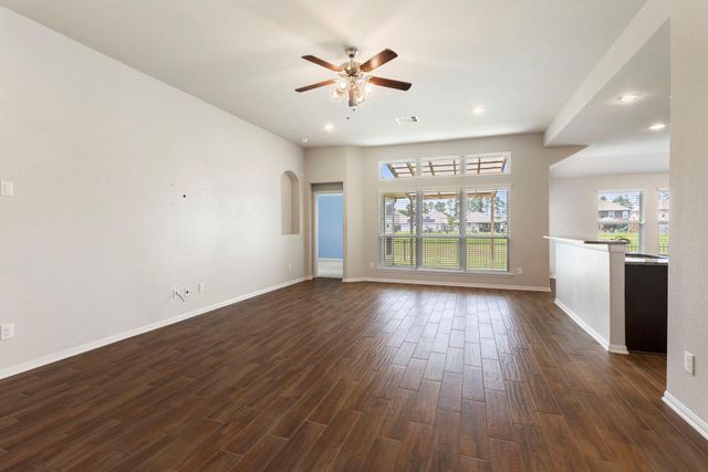 10158 N Whimbrel Circle, Conroe, TX 77385