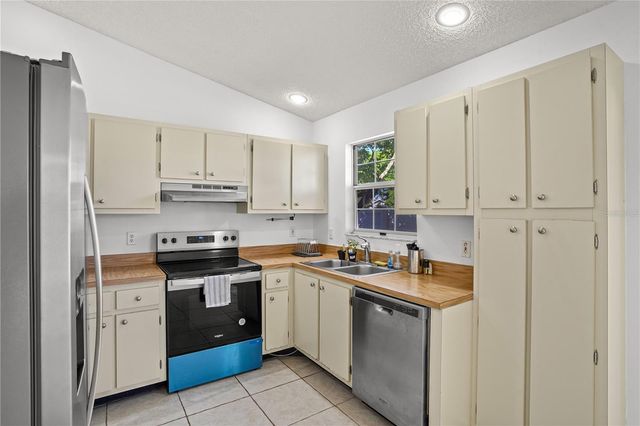 126 SPANISH MOSS COURT, Orlando, FL 32828